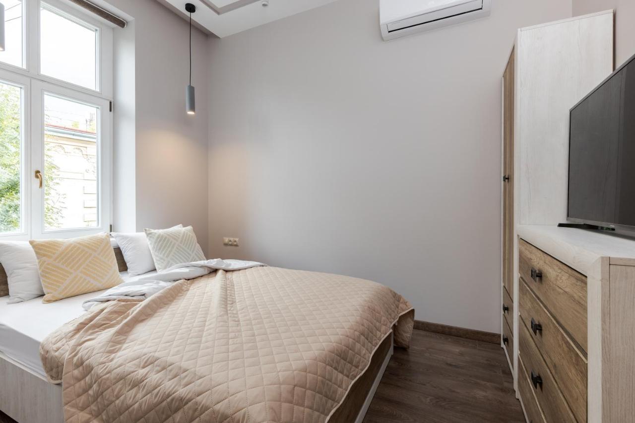 Inshiapartments On Kovzhuna Str Lviv Bagian luar foto